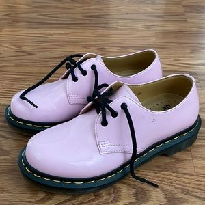 Dr marten pink patent leather Oxford shoe